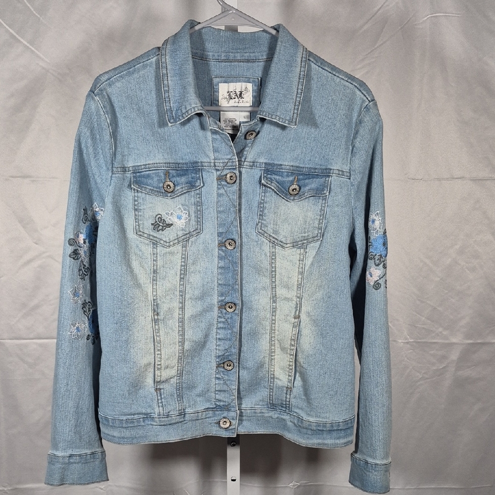 Light Wash Y2K Denim Jacket With Embroidered Flowers